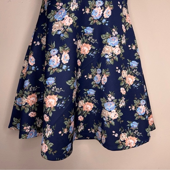 Medium Forever 21 Blue Floral Dress Cap Sleeve Stretch Mock Neck Retro Style - Picture 6 of 13
